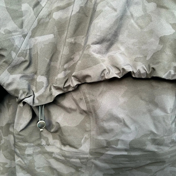 Lululemon The Rain Is Calling Jacket, size 6 - Picture 12 of 16
